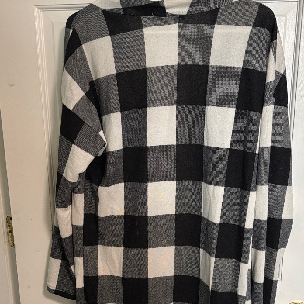 Cozy Black & White Plaid Open-Front Cardigan - Picture 6 of 7